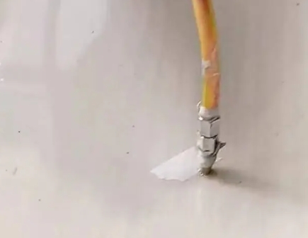 雨山瓷砖空鼓维修公司专业解答在瓷砖铺贴过程中，如果使用的砂料过粗（如全部使用了粗砂），可能会导致以下问题